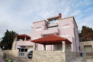 Villa Avantgarde2
