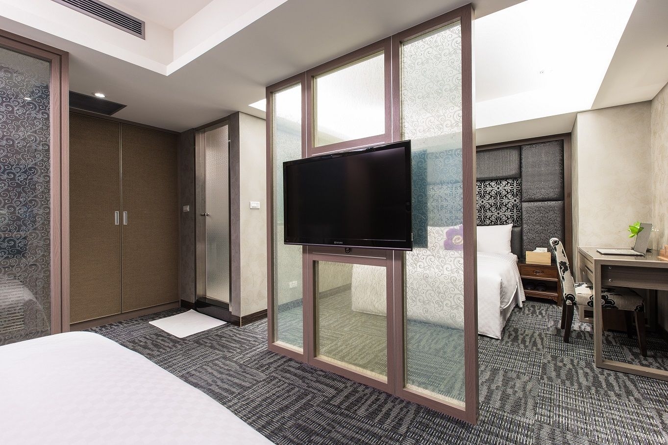 โรงแรมแฮนซัม บิสสิเนส (Han She Business Hotel)2