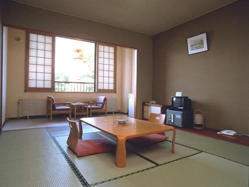 Japanese-Style Room with Lake View