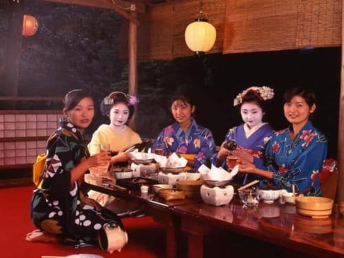 Japanese-Style Quadruple Room with Mountain View