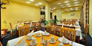 Henrietta Hotel1