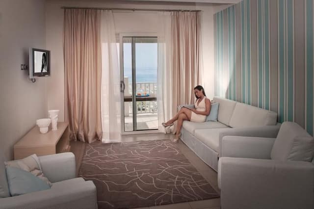 SUITE EXECUTIVE