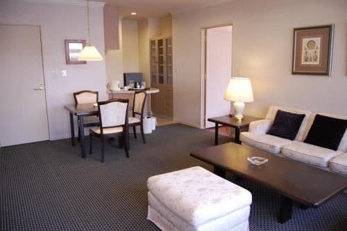 Suite Twin Room - Non-Smoking