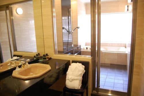 Suite Twin Room - Non-Smoking