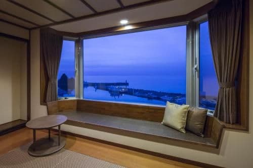 Twin Room with sea view on high floor