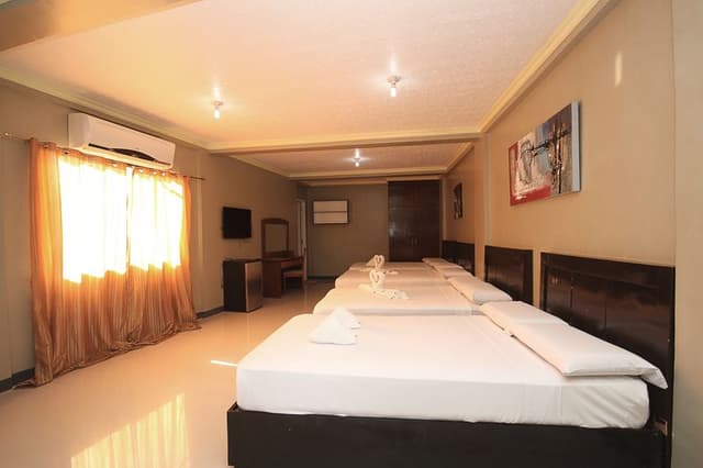 FAMILY ROOM GRAND