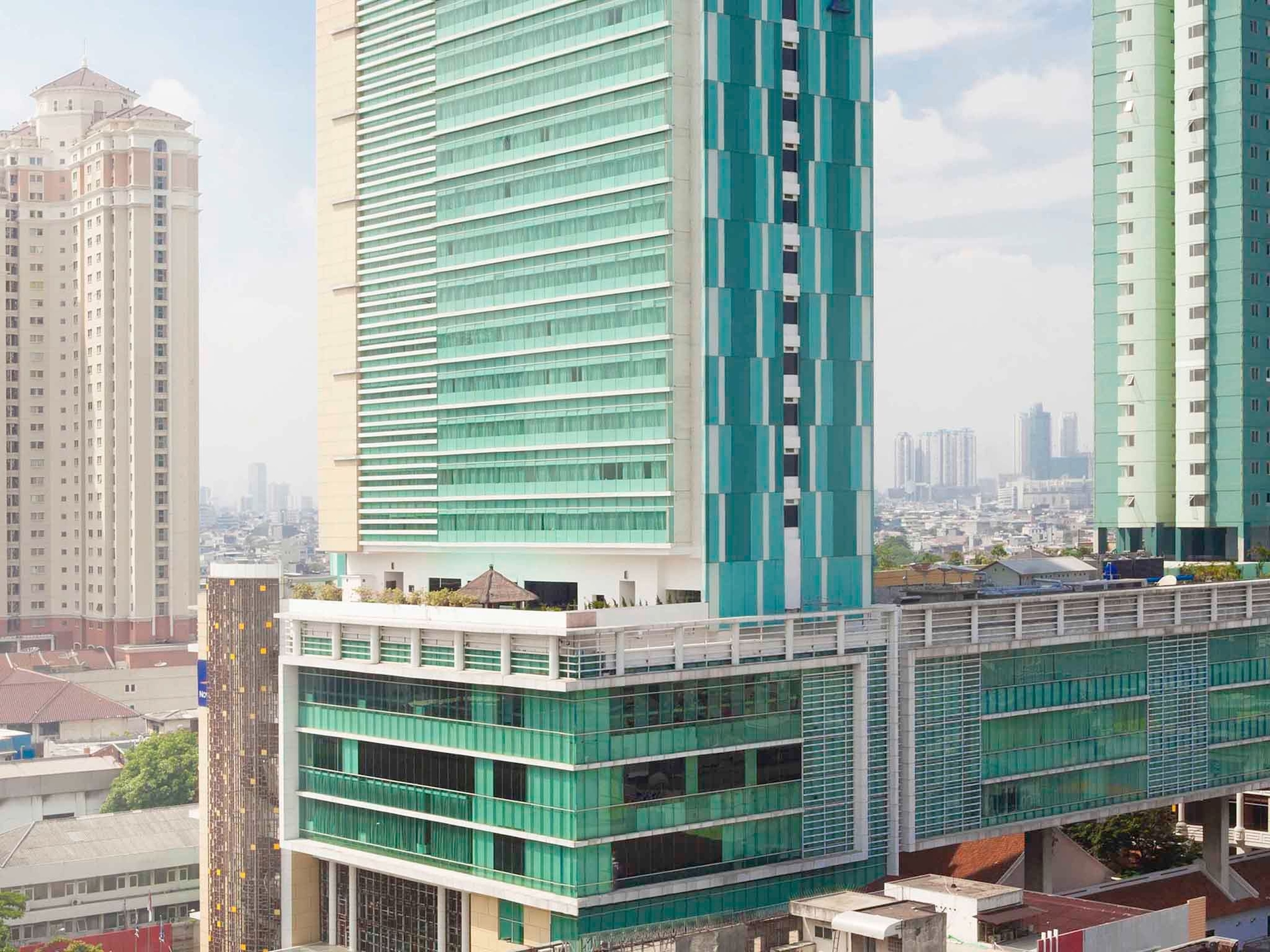 Novotel Jakarta Gajah Mada Hotel3