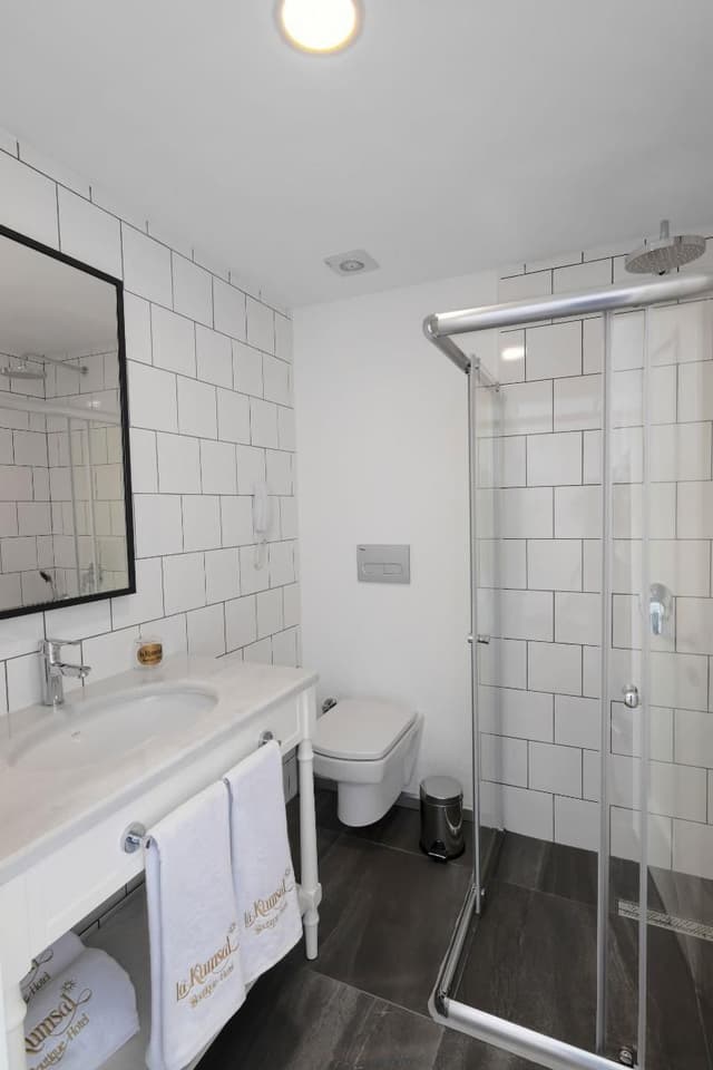 SUITE WITH JACUZZI