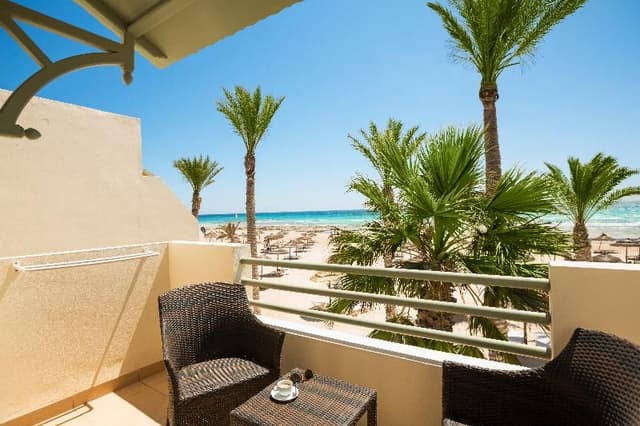 FAMILY ROOM SEA VIEW