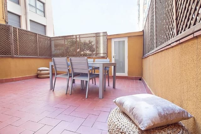 APARTMENT WITH TERRACE