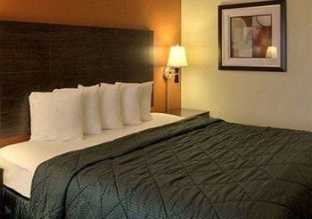 Comfort Inn North3