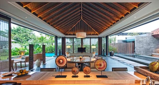 VILLA BEACH FRONT