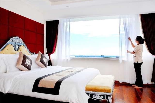 JUNIOR SUITE KING SIZE BED
