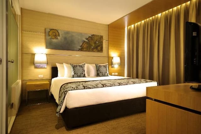 SUITE ONE BEDROOM