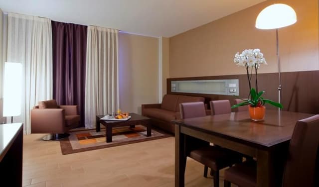FAMILY ROOM STANDARD