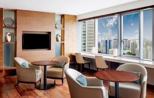 Executive Deluxe Room 1 King, Executive Lounge Access