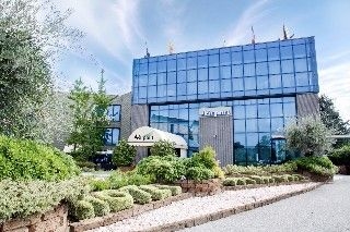 โรงแรมแอร์พอร์ต แบร์กาโม (Airport Hotel Bergamo)0
