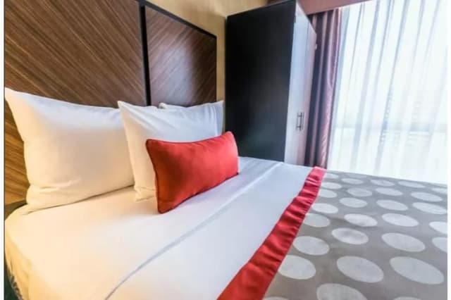 DOUBLE KING SIZE BED