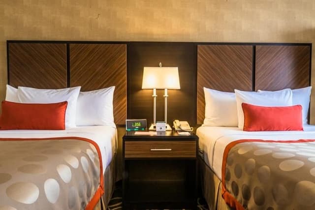 DOUBLE TWO BEDS