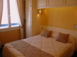 Hotel Ambassadeurs3