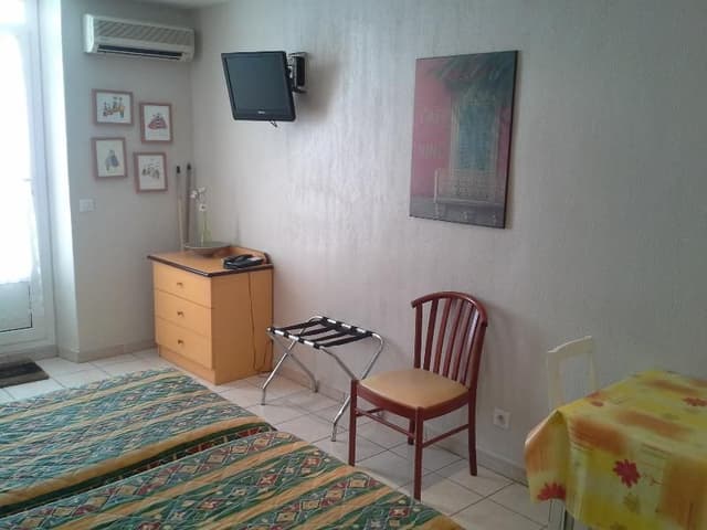 APARTMENT TWO BEDS