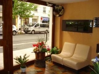 Revotel2