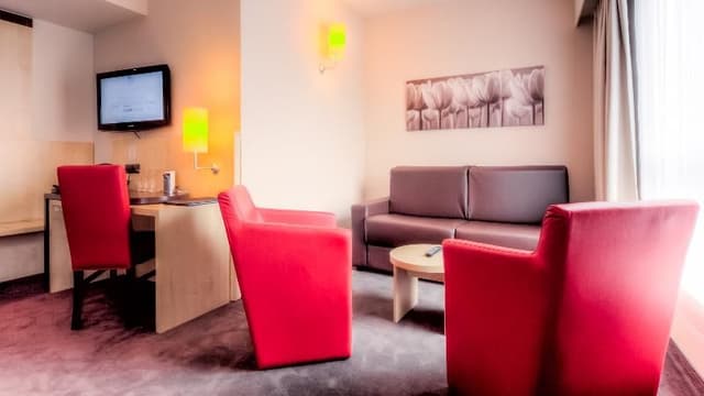 FAMILY ROOM EXECUTIVE