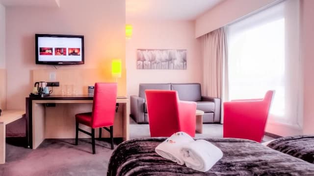 FAMILY ROOM EXECUTIVE