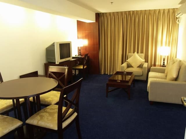 FAMILY ROOM STANDARD