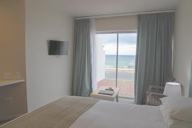 SINGLE SEA VIEW