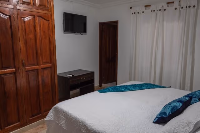 APARTMENT THREE BEDROOMS