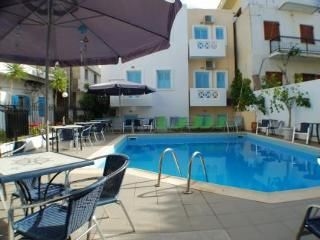 Renia Hotel Apartments4