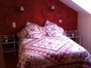 Au Pied Du Chateau1