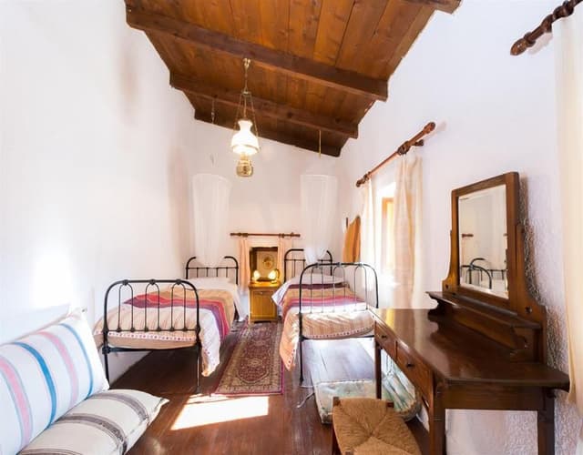 VILLA CAPACITY 6