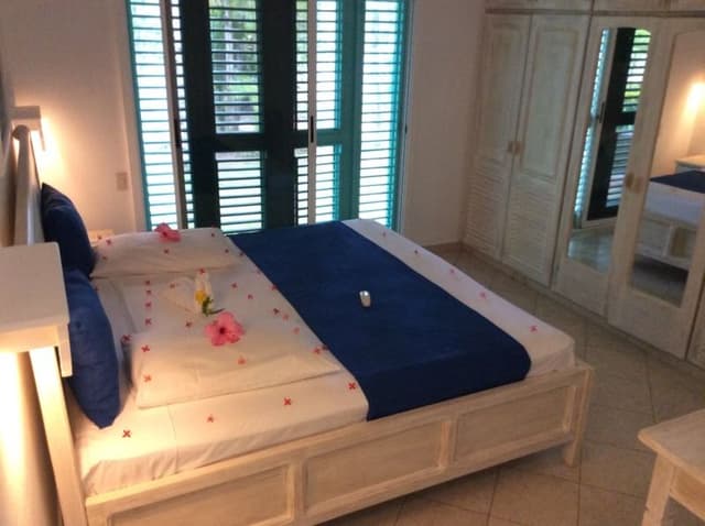 VILLA CAPACITY 2