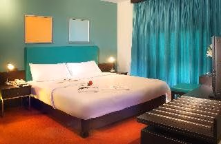 The Palms Beach Hotel & Spa3