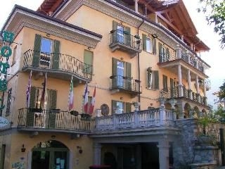 Azalea Hotel3