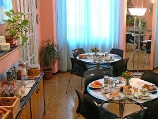 Hotel Cairoli2