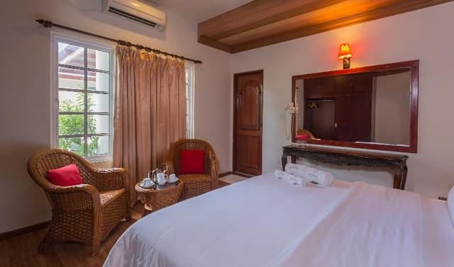 SUITE THREE BEDROOMS