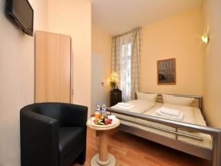 Apadana Hotel0