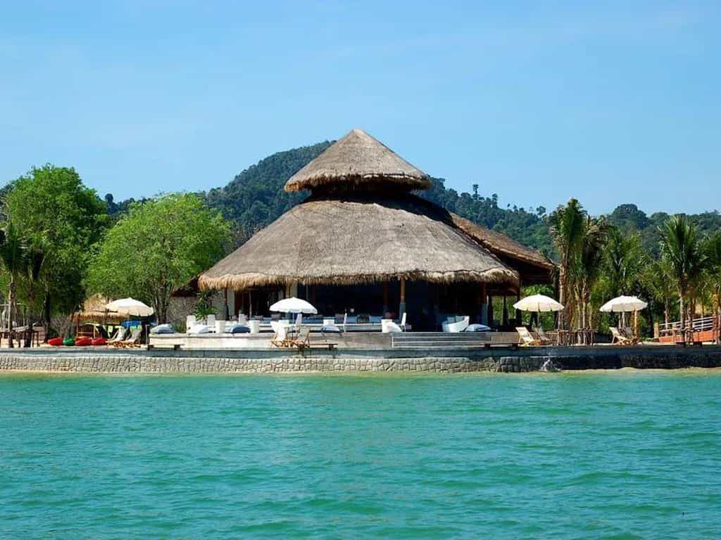 เดอะ บลู สกาย รีสอร์ต เกาะพยาม