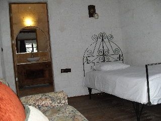 El Puente Cave Hotel1