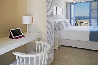 Acroterra Rosa Luxury Suites3