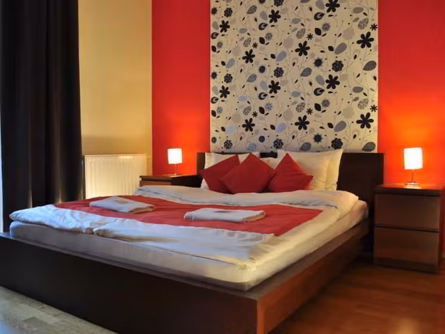 APARTMENT CAPACITY 8 THREE BEDROOMS