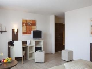 Astor Hotel0