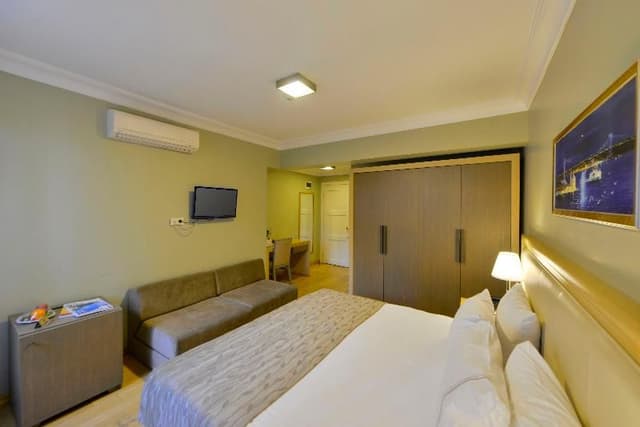 FAMILY ROOM STANDARD
