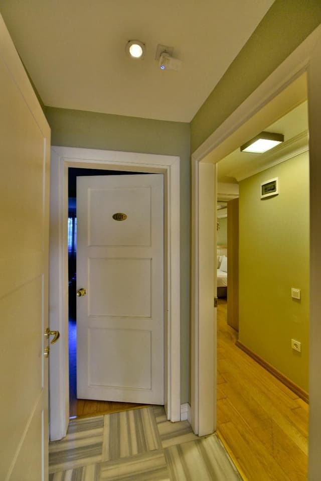 FAMILY ROOM STANDARD