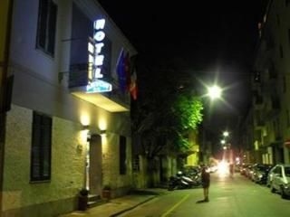 Hotel Astor0