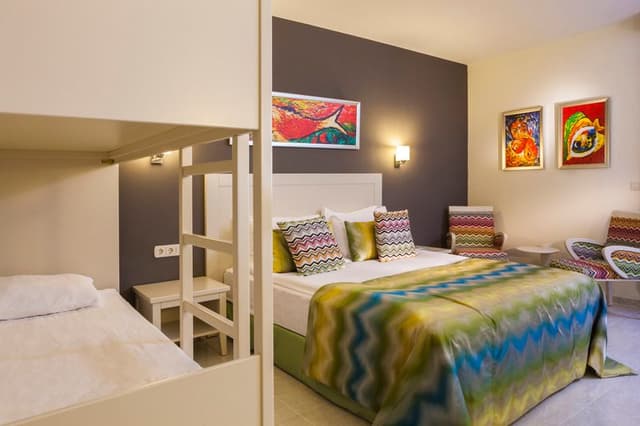 DOUBLE BUNK BED