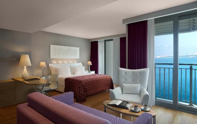 DOUBLE SEA VIEW